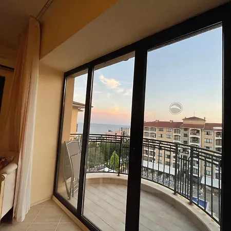 Spacious Seaview Apartments, 100M To The Beach Golden Sands Exterior photo